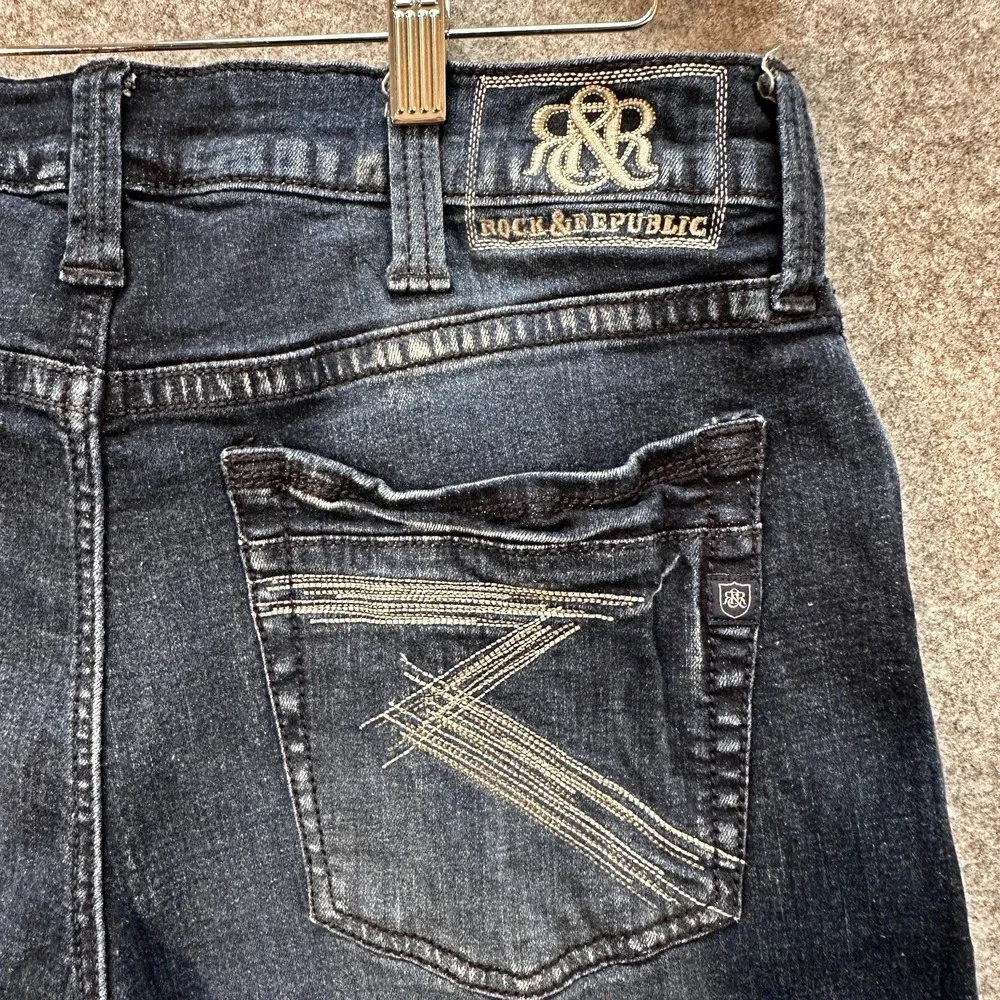 Rock and Republic Jeans Mens 36 Straight Dark‎ Blue Distressed Embroidery EUC